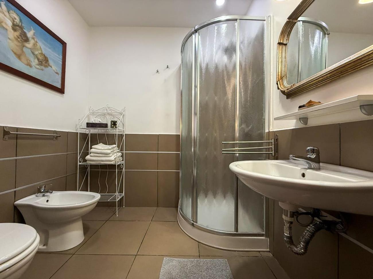 Homestay Casa Ambasciatori *